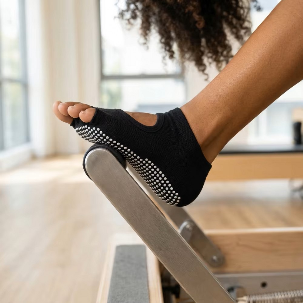 Backless Five Toe Yoga Socks O - огляд і ціна Pilates Yoga Home
