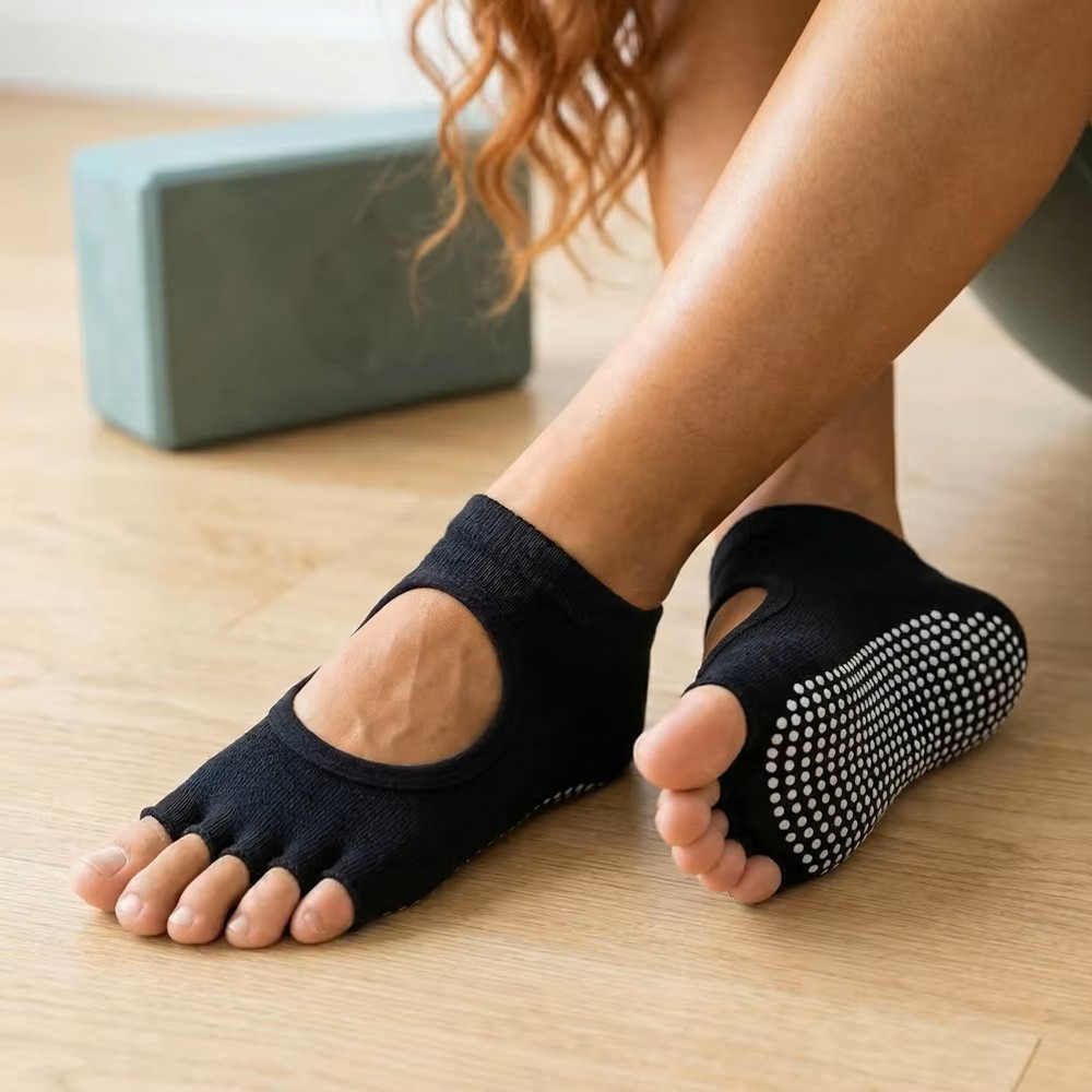 Backless Five Toe Yoga Socks O - огляд і ціна Pilates Yoga Home